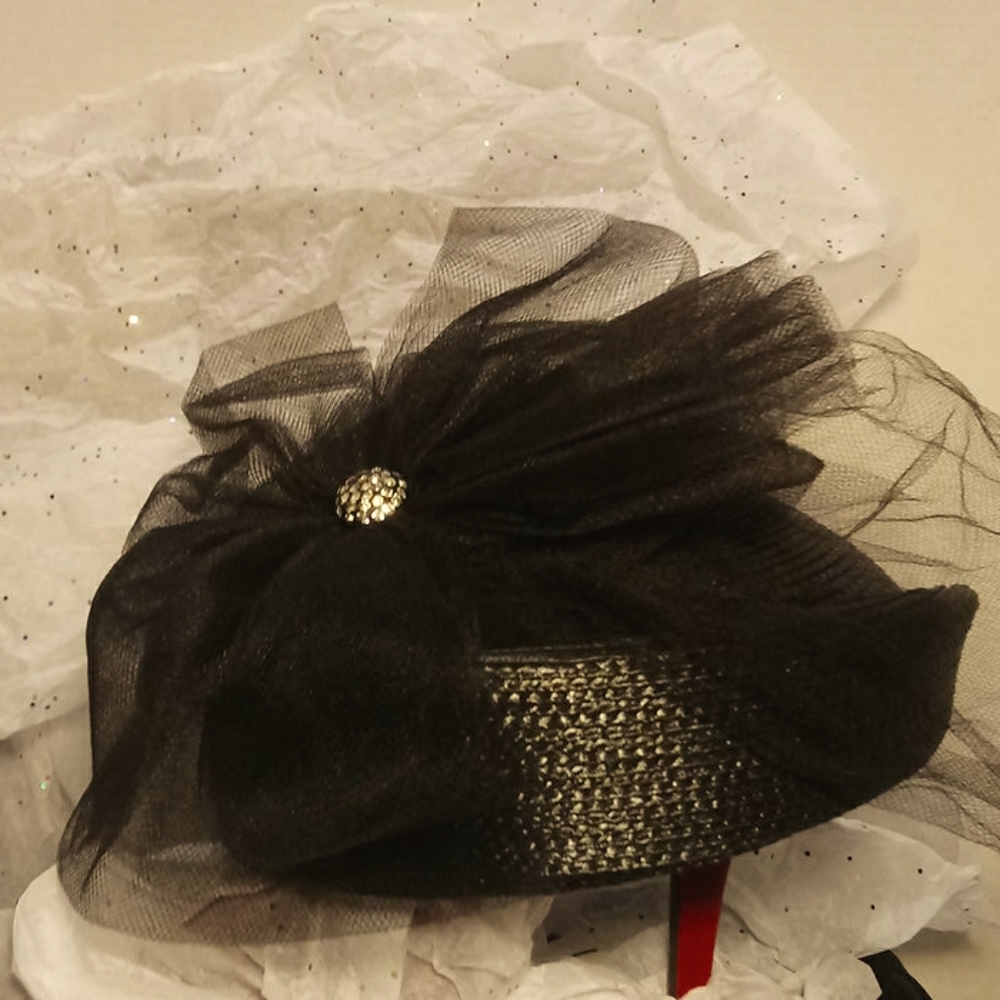 Pill box hat vintage feel, eclectic, elegant